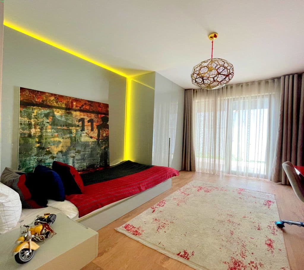 Apartment 15