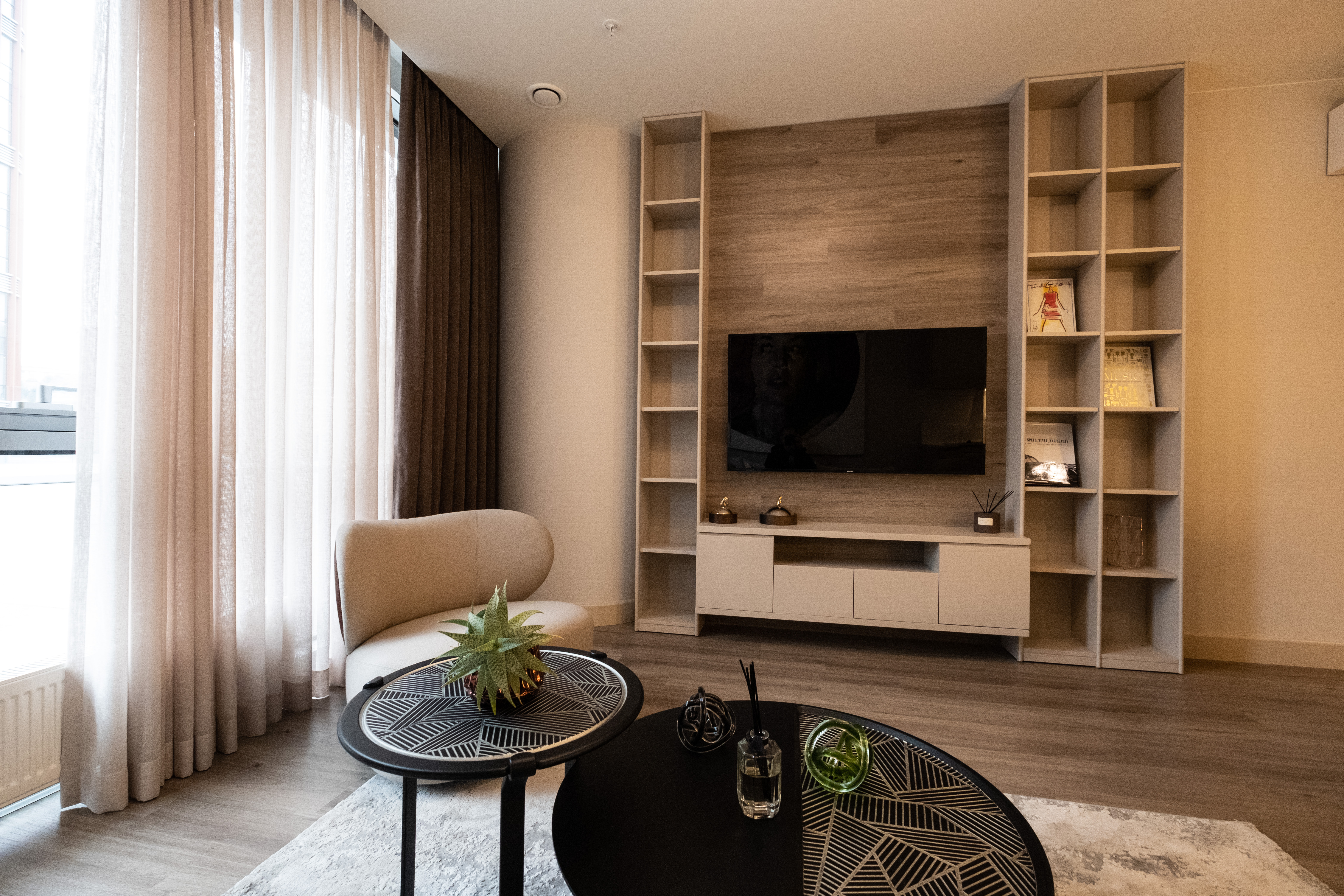 Apartment 42